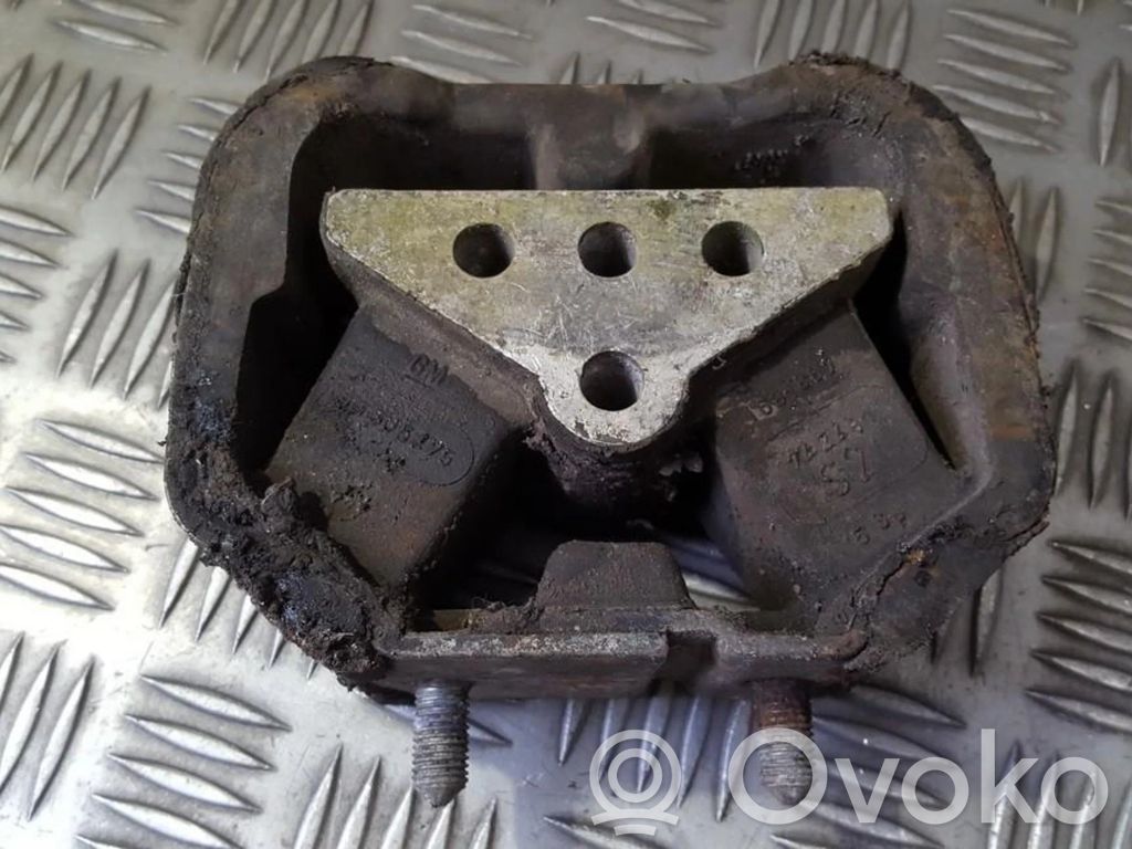 Engine mount bracket   1681867,90305275,1681867,90305275