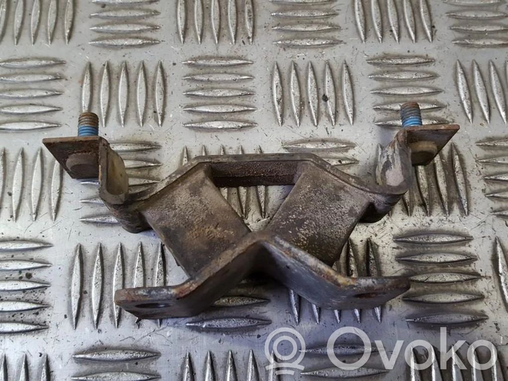 Opel Omega B1 Engine mount bracket 
