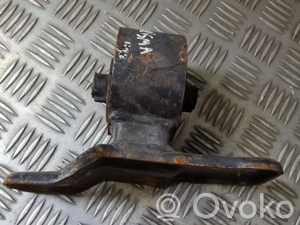 Mitsubishi Carisma Engine mount bracket 