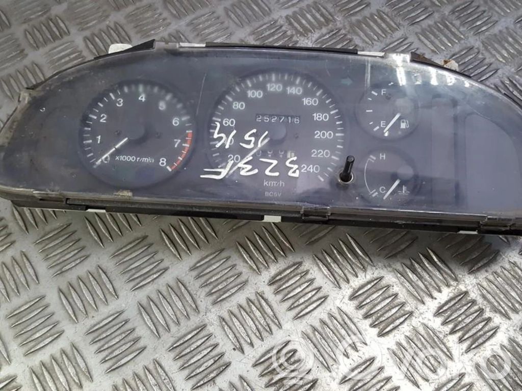 Mazda 323 Licznik / Prędkościomierz 