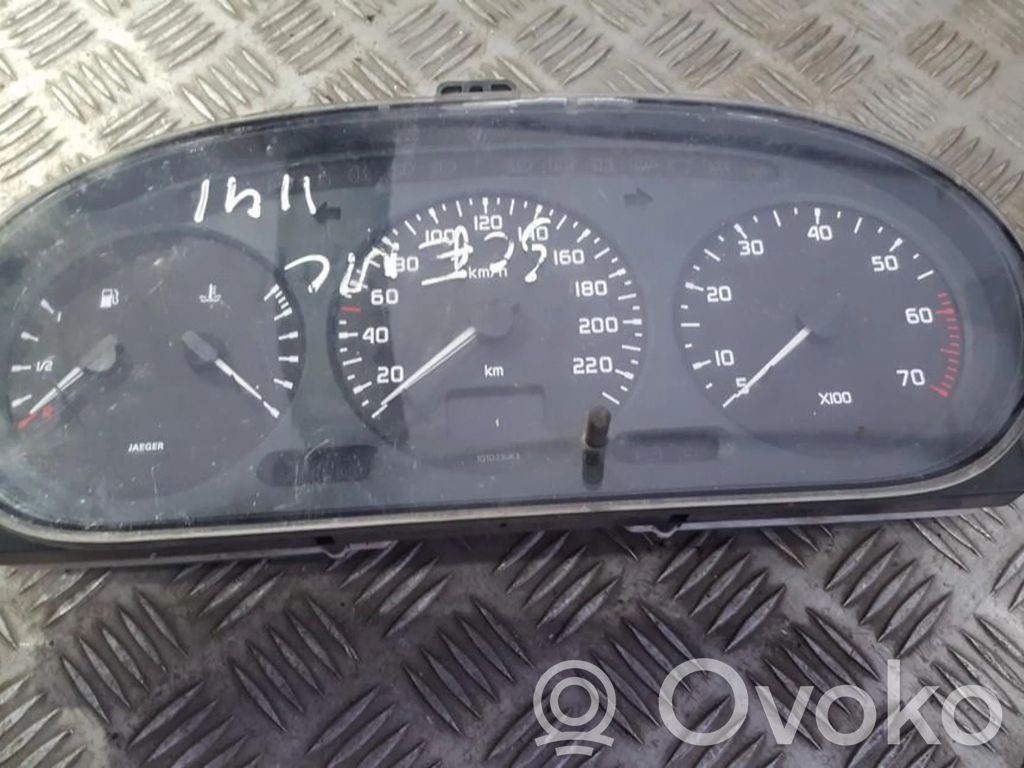 Renault Scenic I Geschwindigkeitsmesser Cockpit 