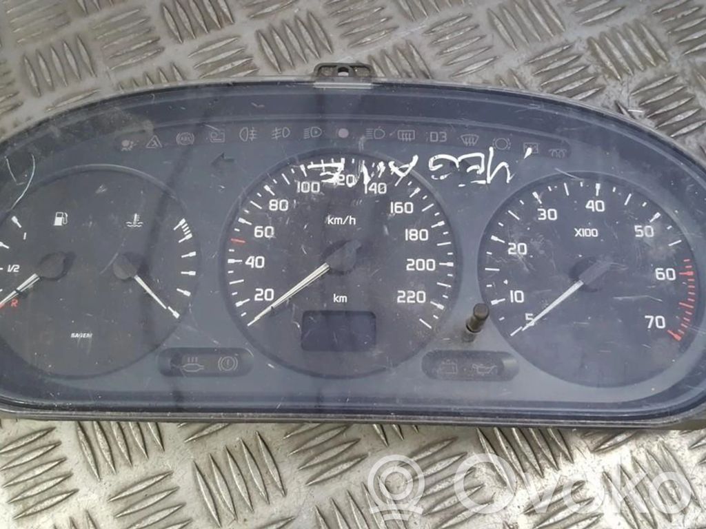 Renault Megane I Compteur de vitesse tableau de bord 