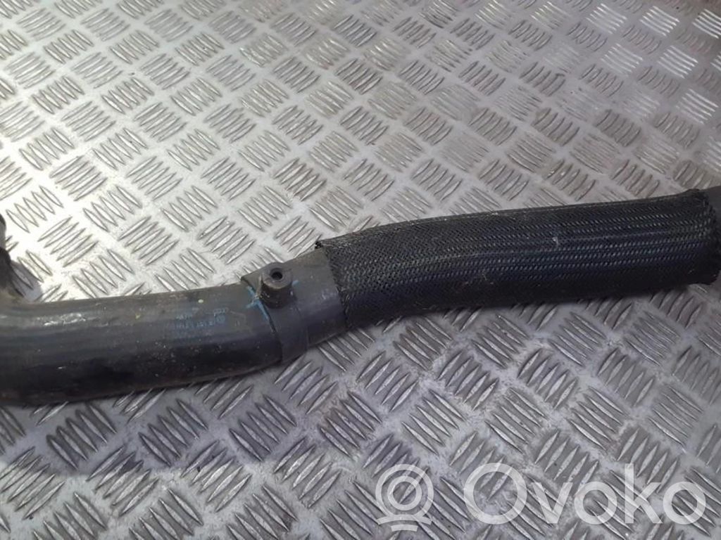 Volkswagen Touareg I Furtun/conductă intercooler 
