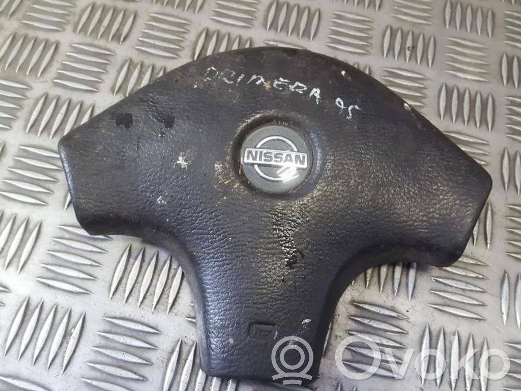 Nissan Primera Kita salono detalė 