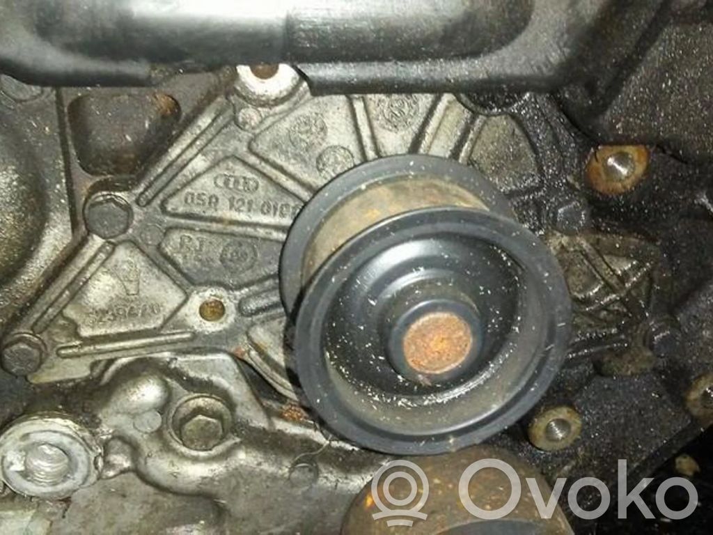Audi A4 S4 B5 8D Vandens pompa 