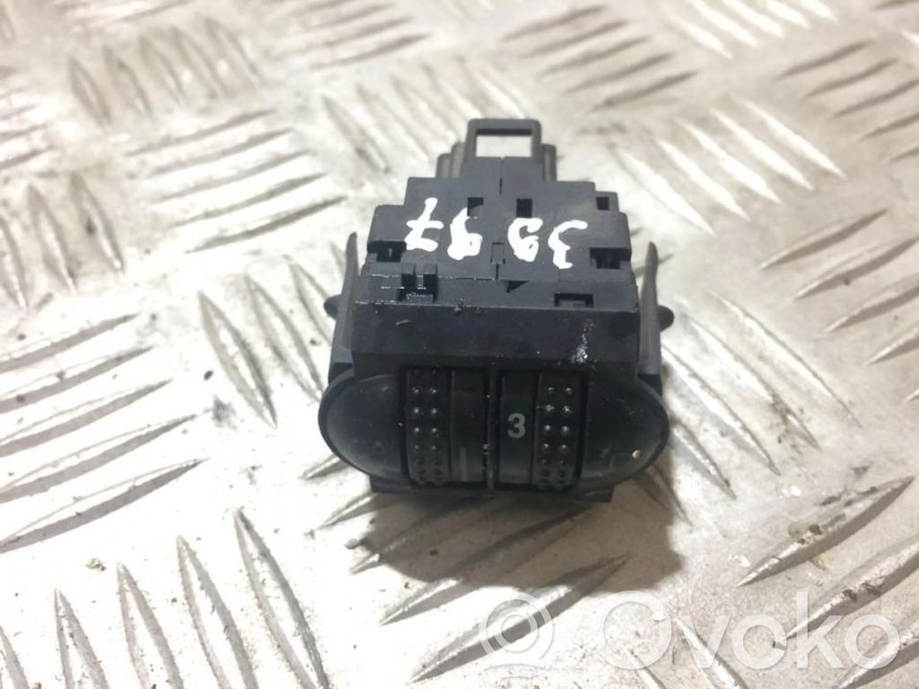 Volkswagen PASSAT B5 Comutator control nivel faruri