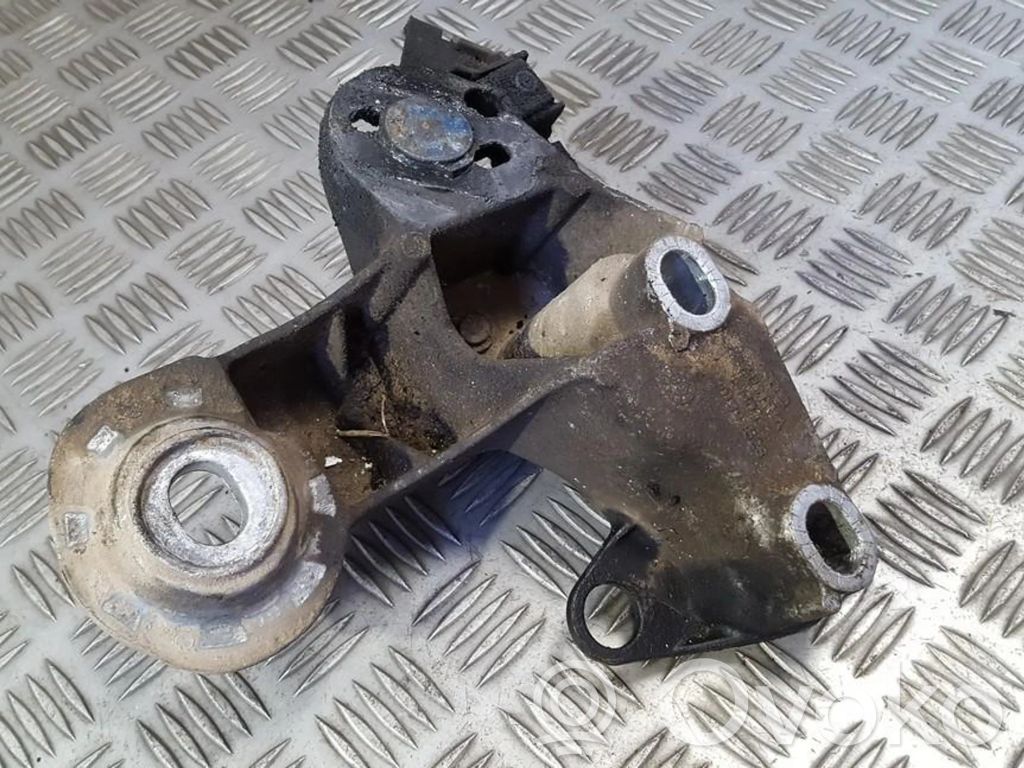 Volkswagen PASSAT B5 Supporto di montaggio del motore (usato) 