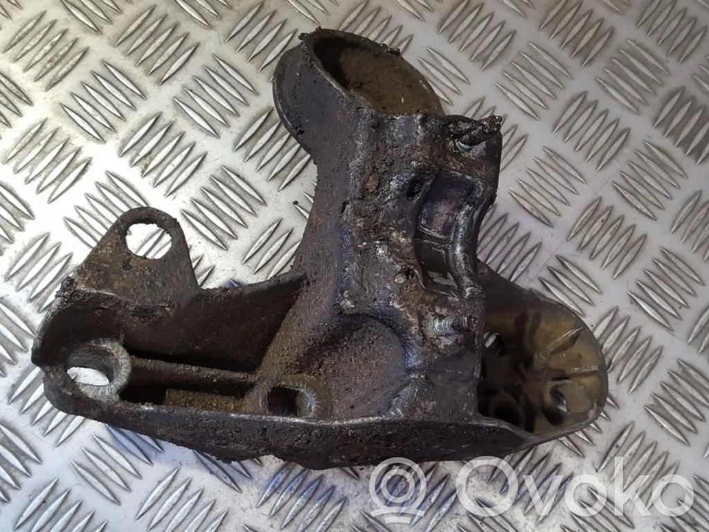 Audi A4 S4 B5 8D Supporto di montaggio del motore (usato)