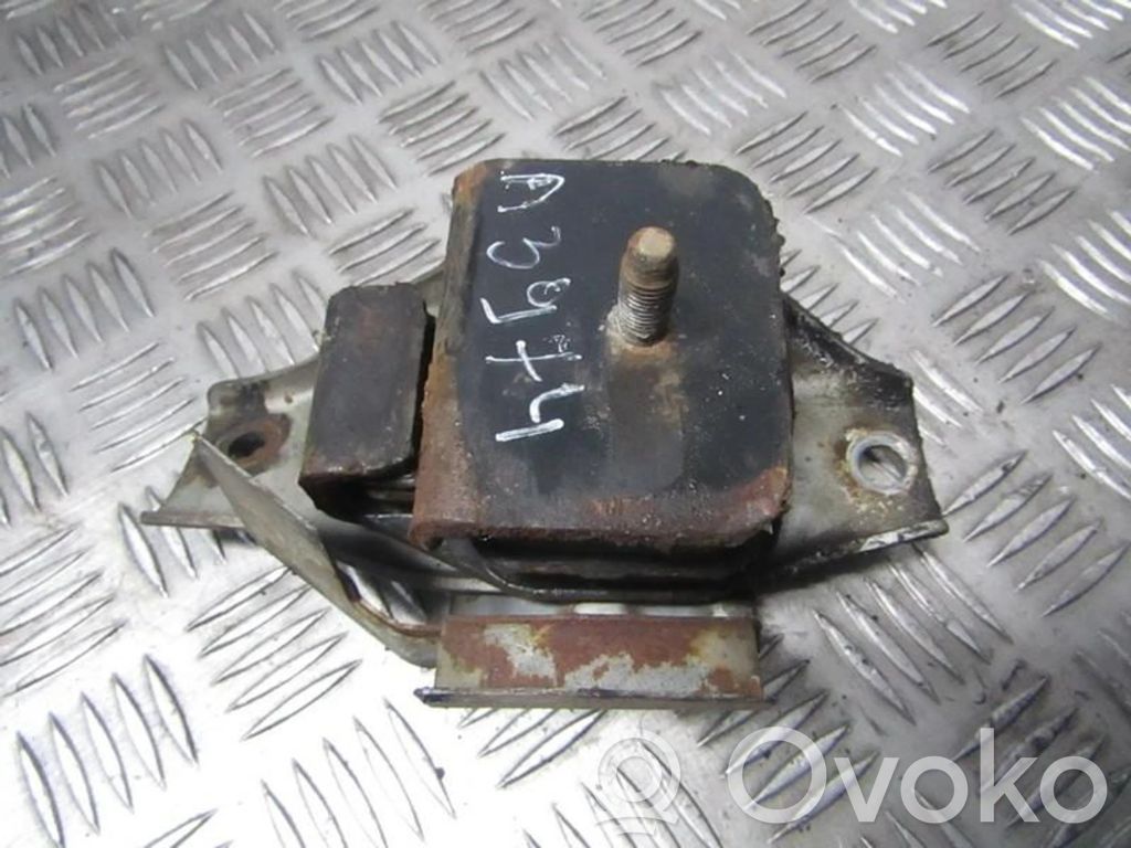 Subaru Legacy Suport tampon motor