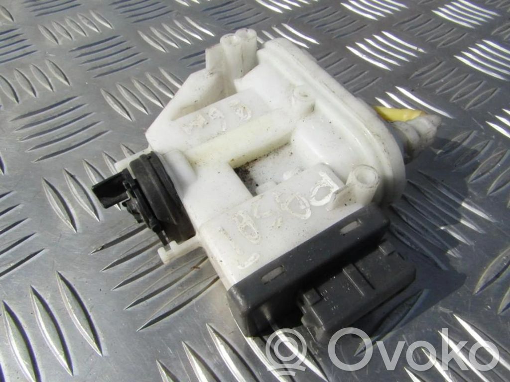 Volkswagen PASSAT B4 Pompă vacuum închidere centralizată 