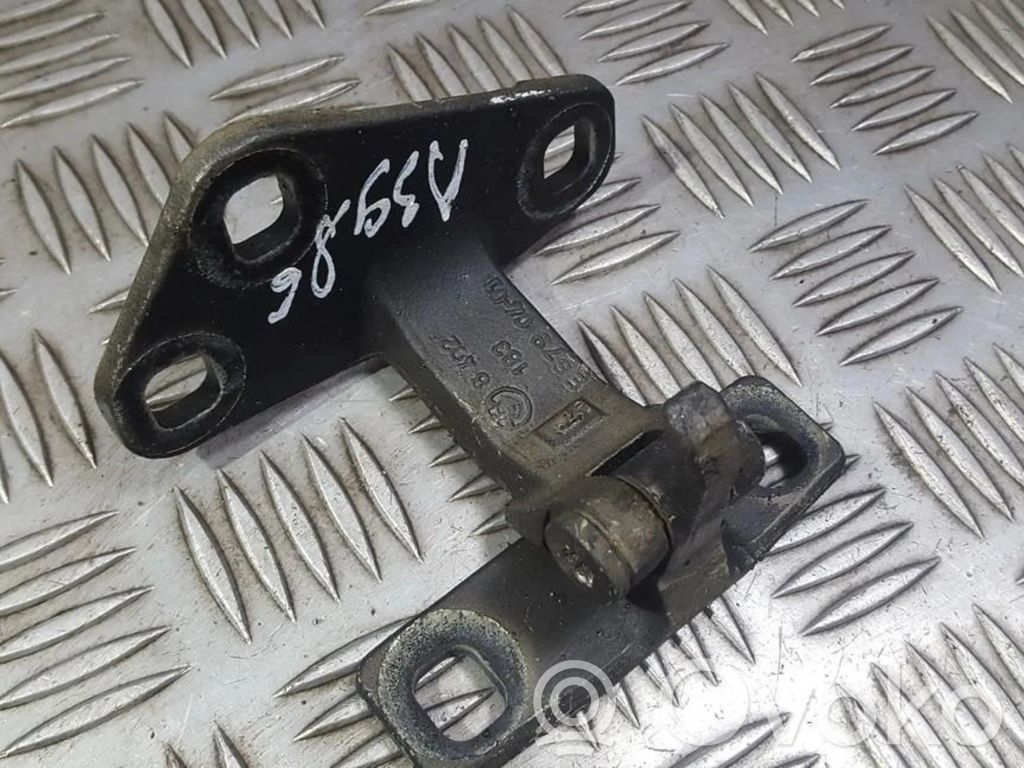 BMW X5 E53 Front door upper hinge 