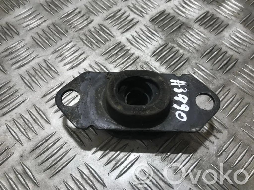 Engine mount bracket   8200352861,309C49,309C49,538906,8200352861
