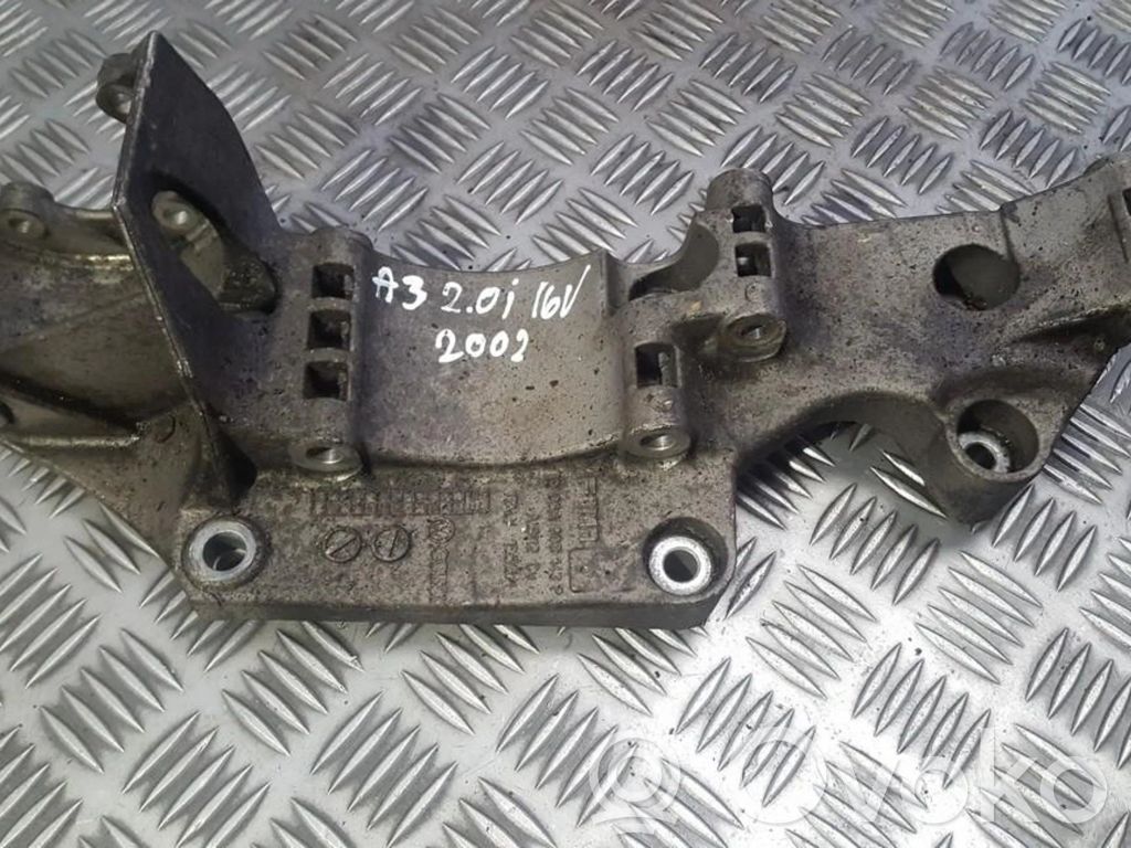Audi A3 S3 8L Łapa / Mocowanie silnika 