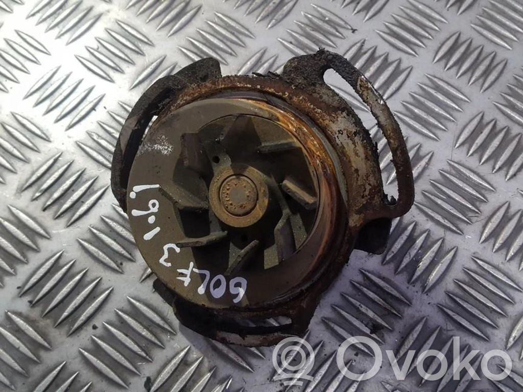 Volkswagen Golf III Vesipumppu 