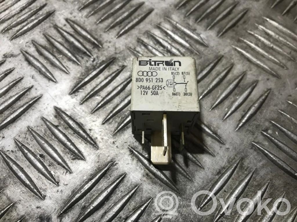 Alte relee   8D0951253,370,8D0951253