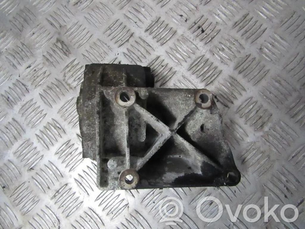 Engine mounting bracket   860860,860860