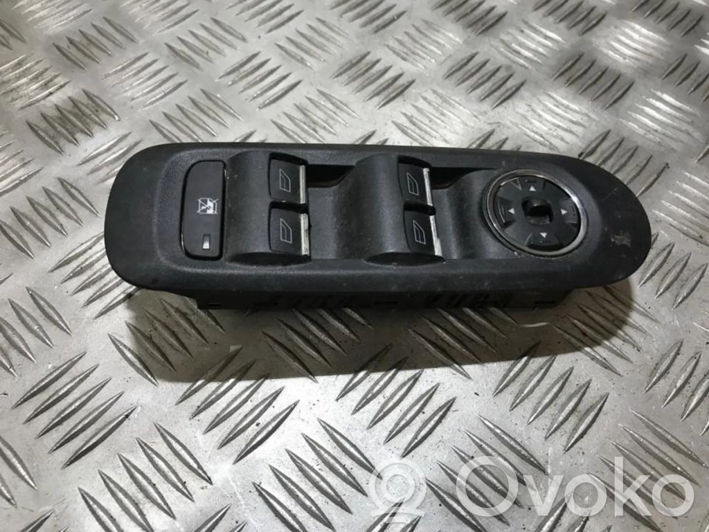 Ford Mondeo MK IV Przyciski szyb 