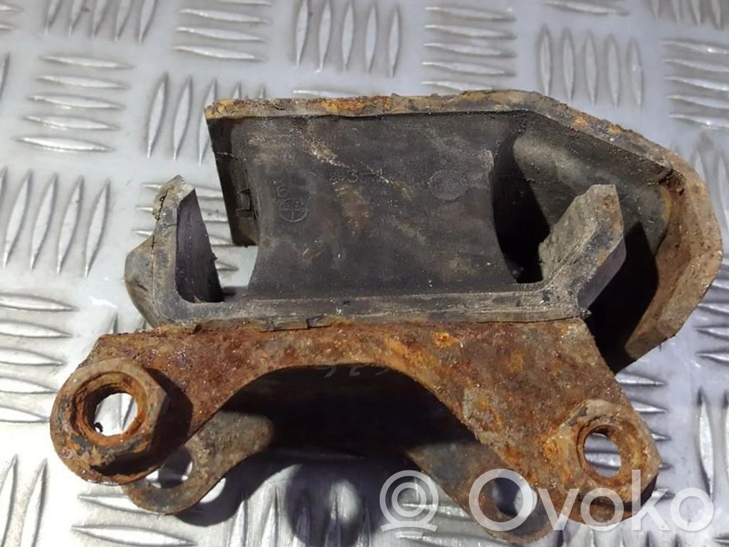 Soporte de montaje del motor   G03039040,G03039040