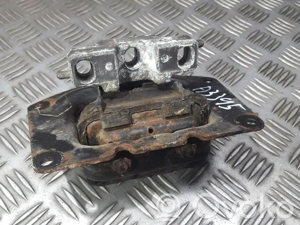Engine mount bracket   4668135AB,4573776AB,4573776AB,4668135AB