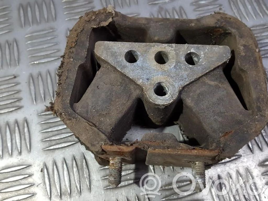 Opel Vectra A Engine mount bracket 