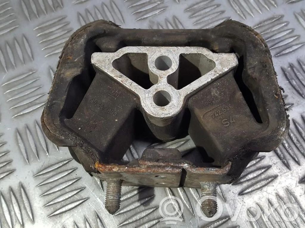 Opel Astra F Engine mount bracket 