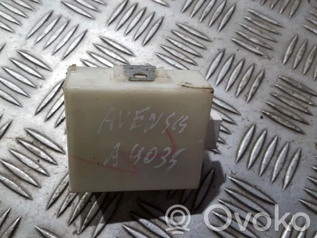 Toyota Avensis T250 Oven ohjainlaite/moduuli