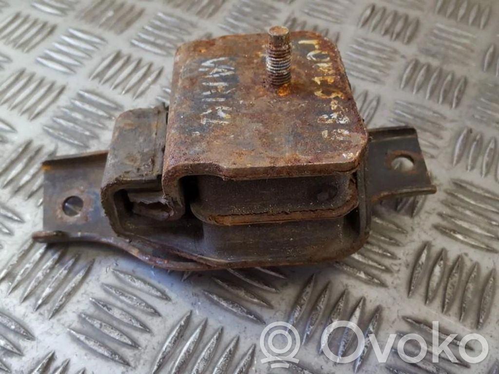 Subaru Legacy Engine mount bracket 