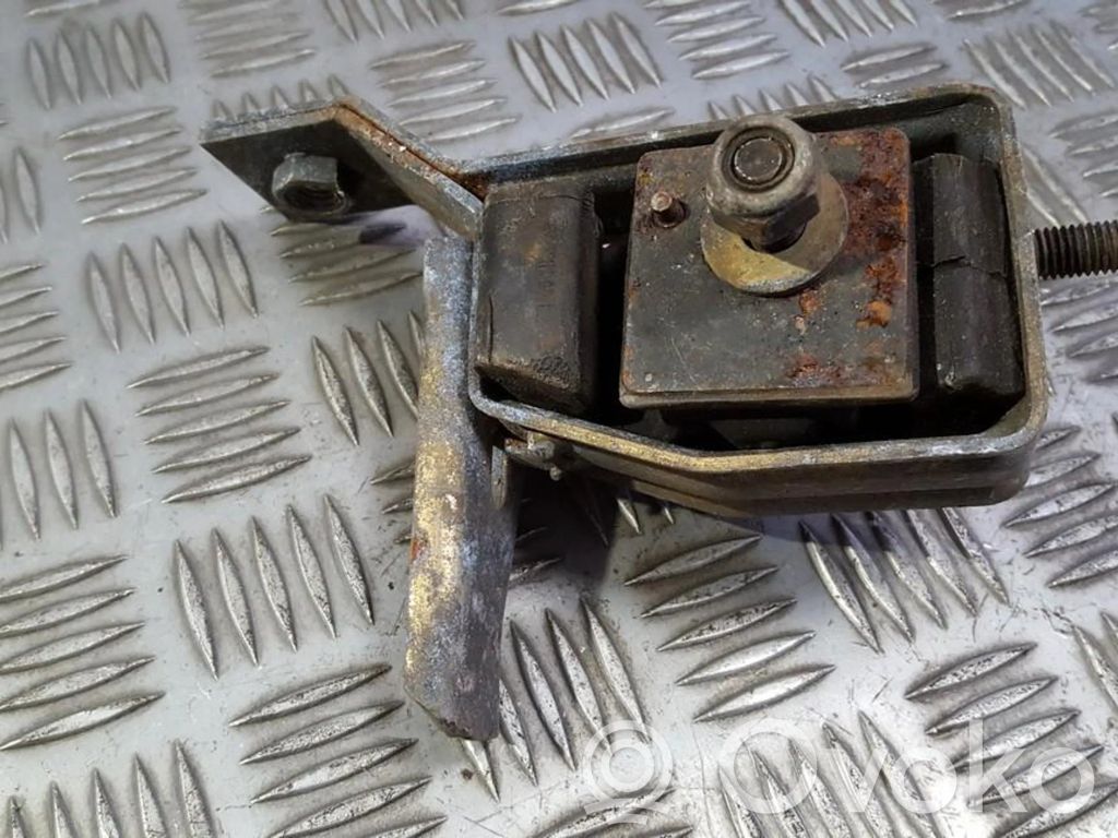 Ford Fiesta Engine mount bracket 