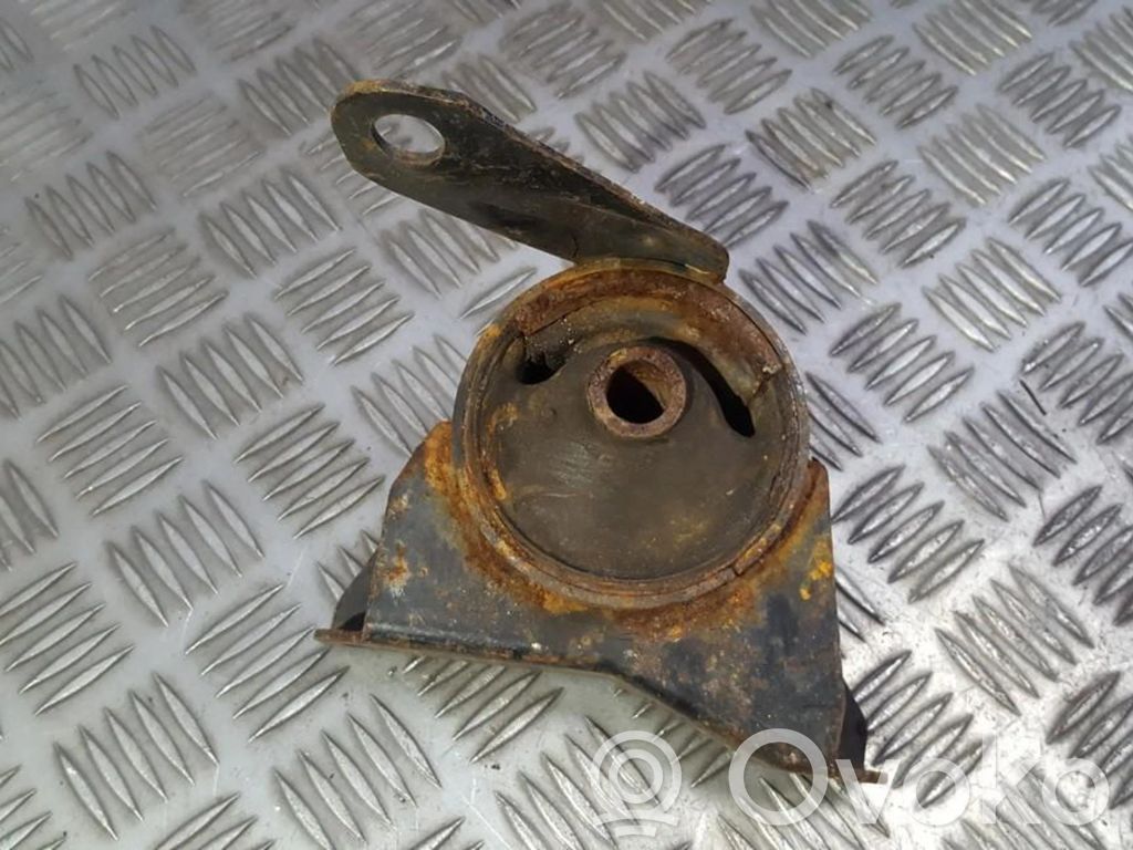 Toyota Carina T210 Moottorin kiinnikekorvake