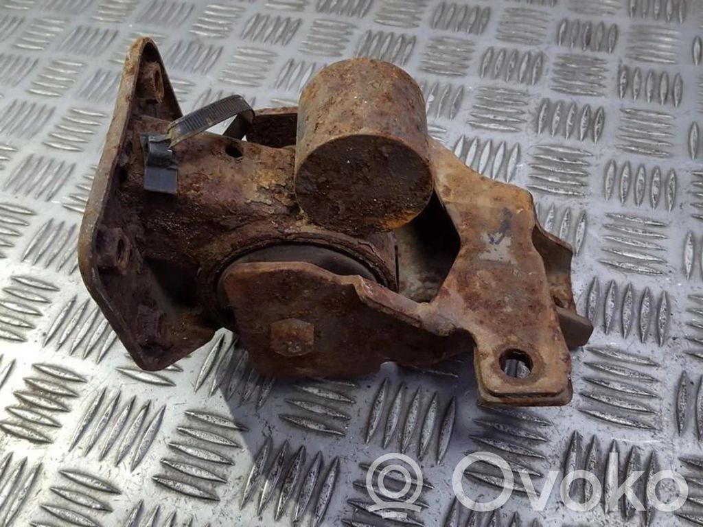 Mitsubishi Colt Engine mount bracket
