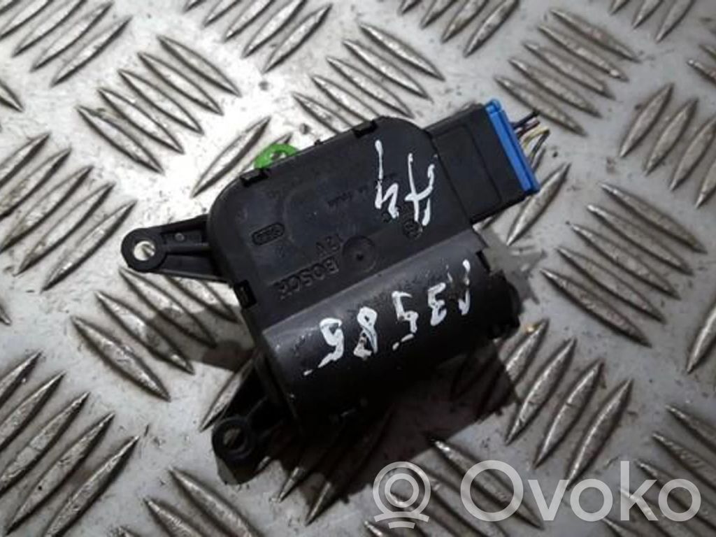 Audi A4 S4 B6 8E 8H Motor/actuator clapetă aer 
