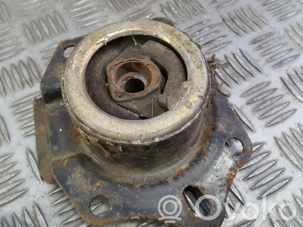 Engine mount bracket   04668495AB,04668495AB