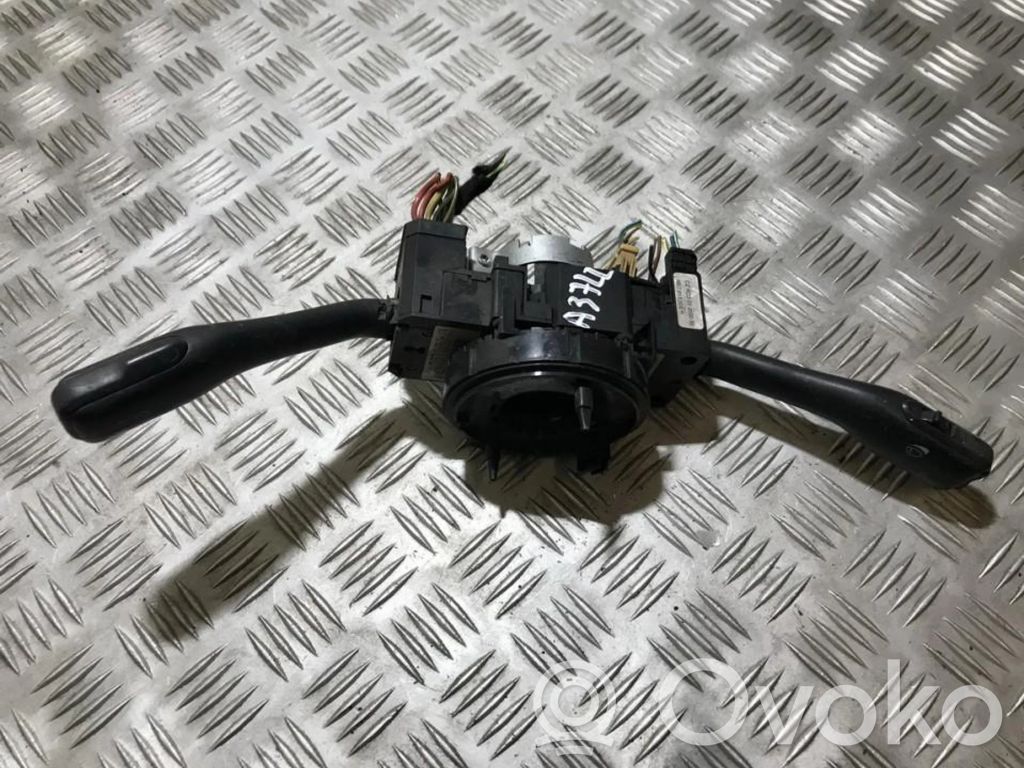 Audi A6 S6 C5 4B Leva/interruttore dell’indicatore di direzione e tergicristallo