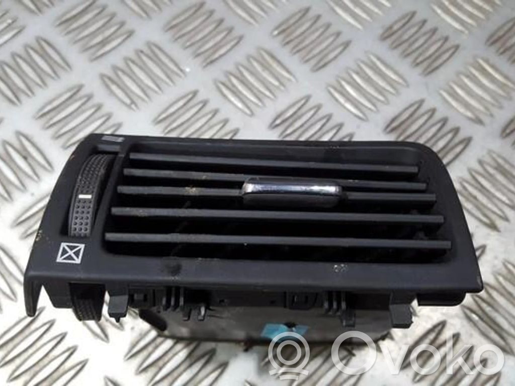 Toyota Avensis T250 Grilă ventilație/ramă laterală bord 