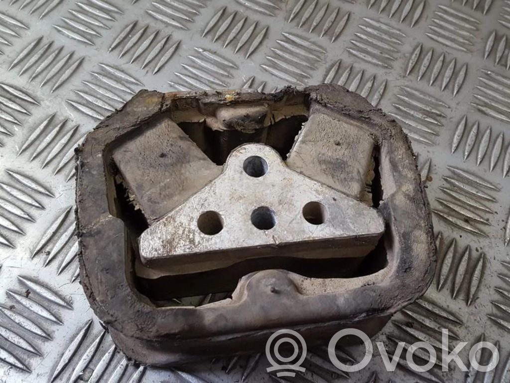 Opel Vectra A Engine mount bracket 