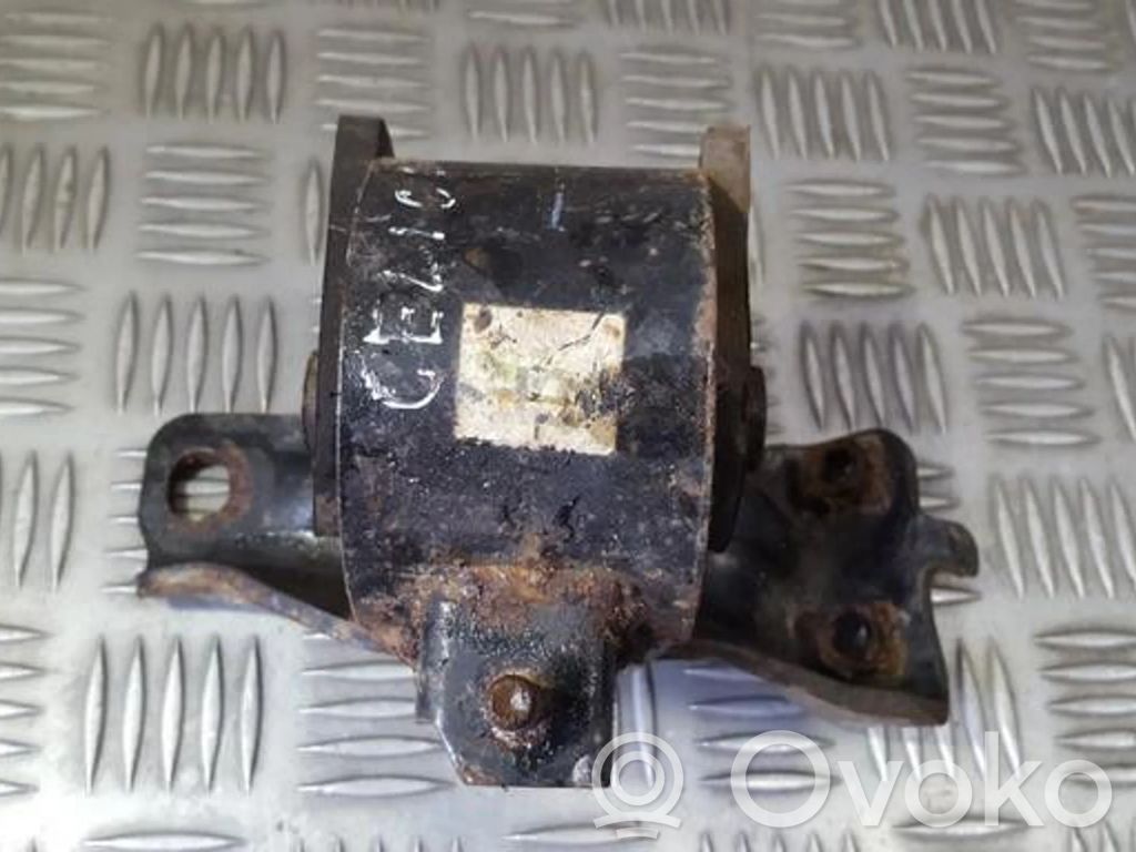 Engine mount bracket