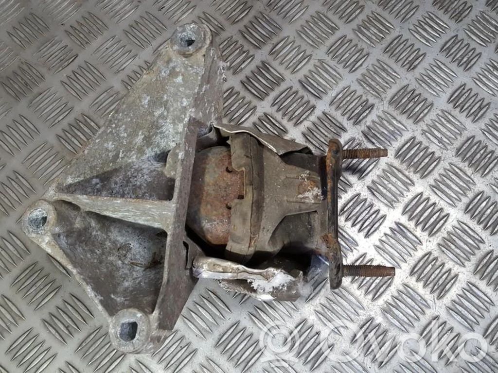 Chrysler 300M Engine mount bracket 