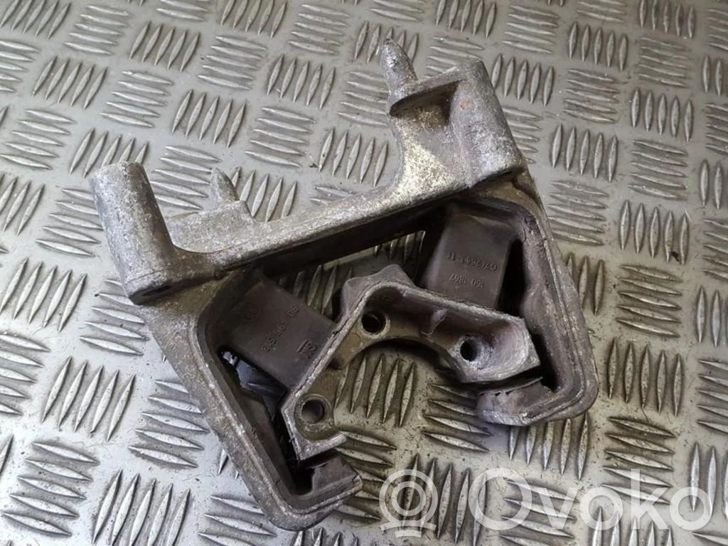 Engine mounting bracket   90495513,90495513