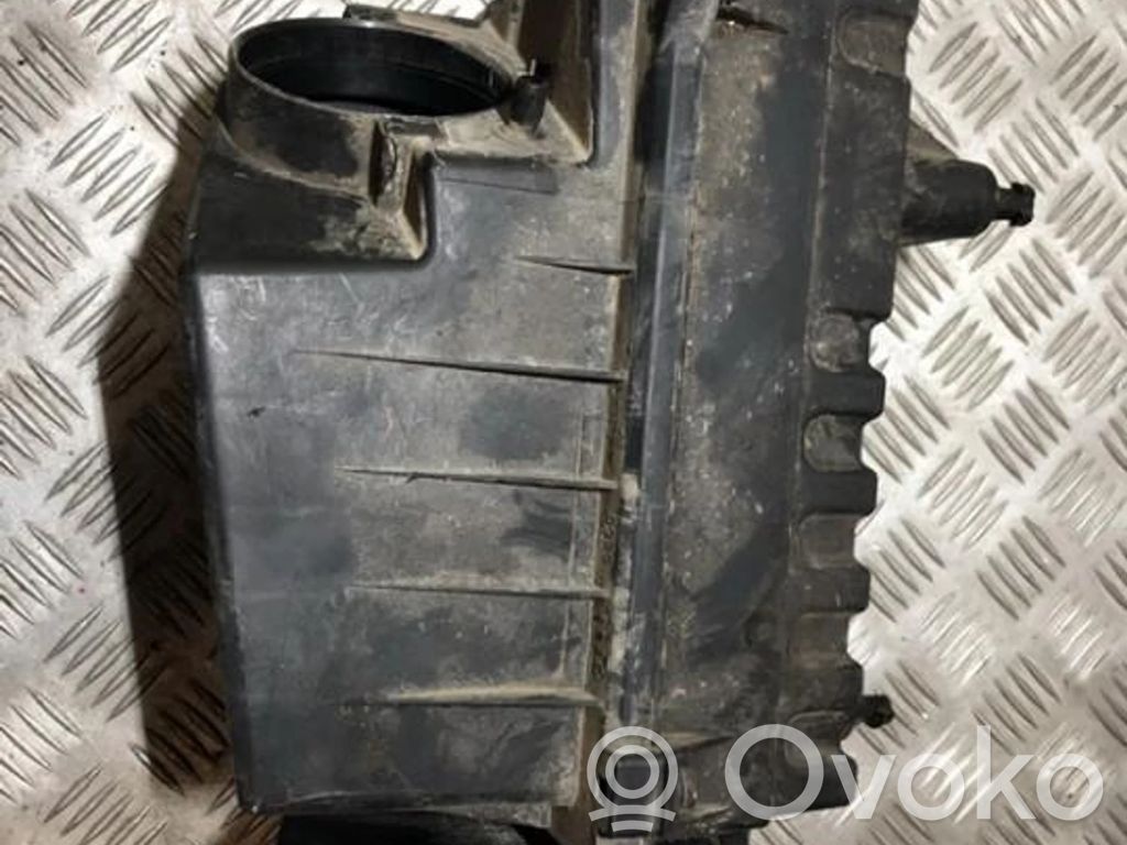 Ford Focus Air filter box 