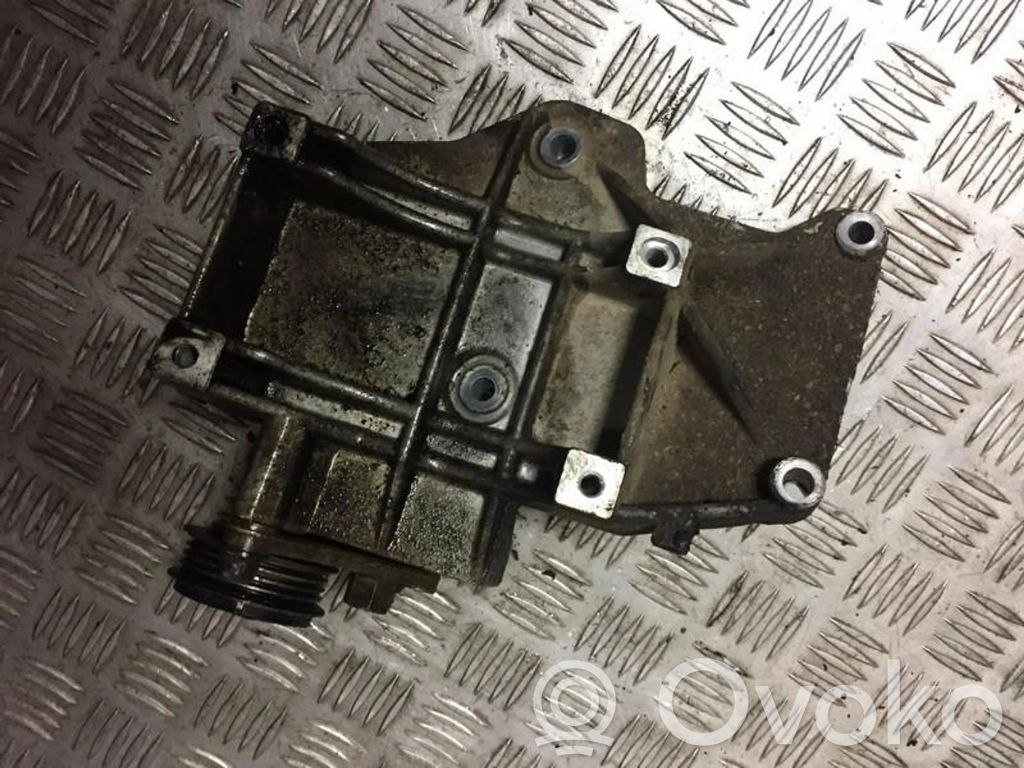 Volkswagen PASSAT B5 Supporto di montaggio del motore (usato) 