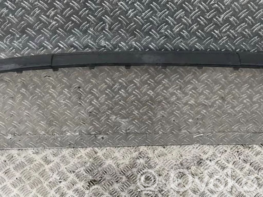 Volkswagen Golf IV Modanatura separatore del paraurti anteriore 
