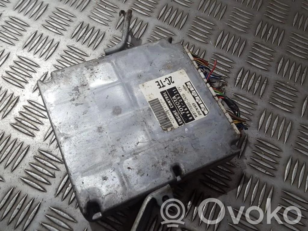 Toyota Avensis T220 Sterownik / Moduł ECU 