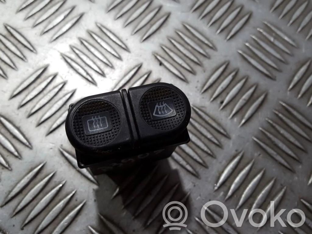 Comutator încălzire parbriz/lunetă   7M0959621B,95VW18K574ABW,7M0959621B,95VW18K574ABW