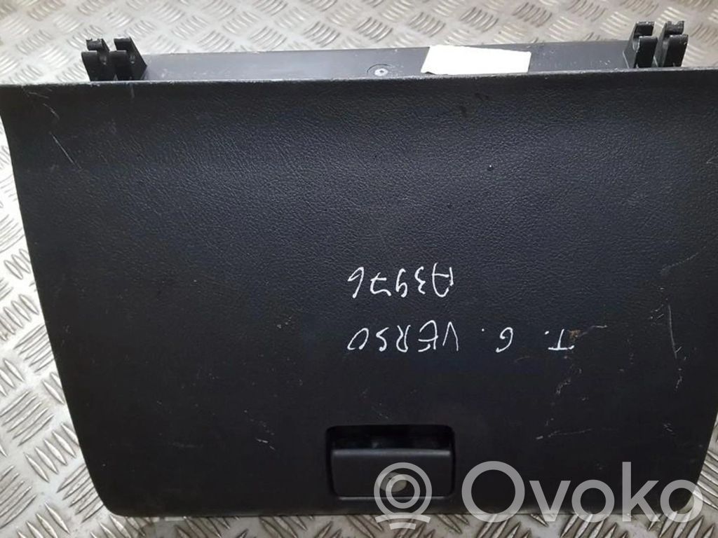 Toyota Corolla Verso AR10 Cutie mănuși 
