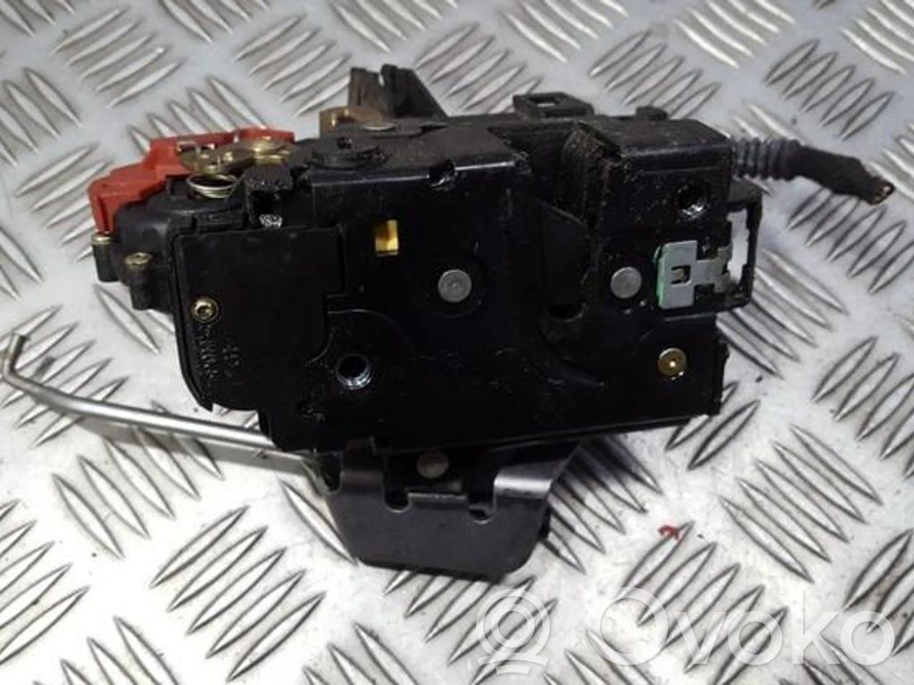 Audi A4 S4 B6 8E 8H Serratura portiera posteriore