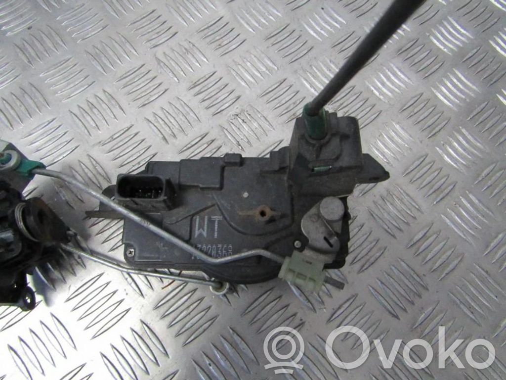Opel Astra H Zamek drzwi przednich
