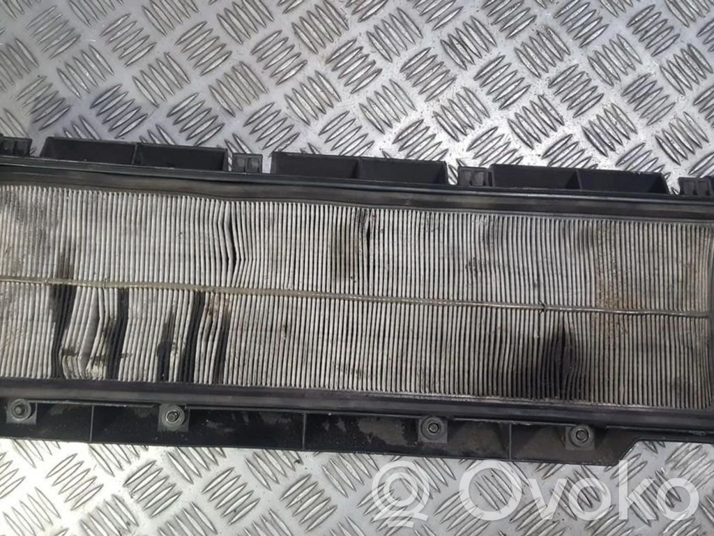 BMW 5 E39 Ilmansuodattimen kotelo 