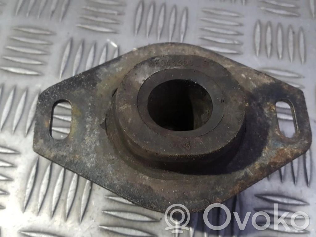 Citroen Xantia Engine mount bracket 