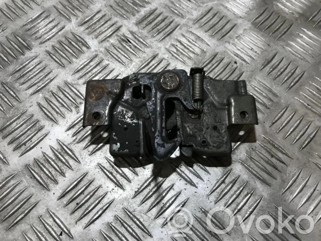 Engine bonnet/hood lock/catch