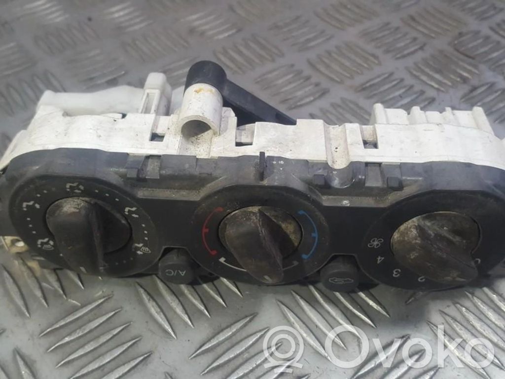 Ford Focus Panel klimatyzacji 